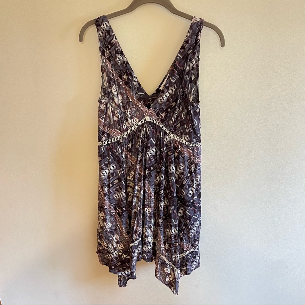 BB Dakota bohemian style dress size small. Handkerchief hem, purple brown cream
